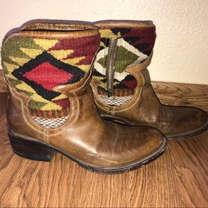 Freebird Medium-Worn low boot Size 6